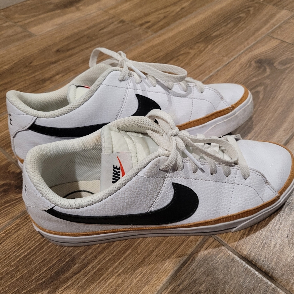 Nike Court Legacy